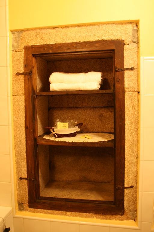 Rectoral De Goian Guest House Sarria Room photo